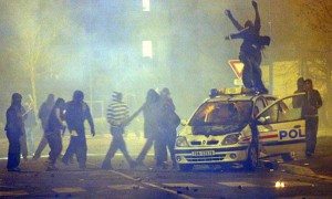 Současné přistěhovalecké „nepokoje“ v Evropě jsou z většiny politickým bojem o území