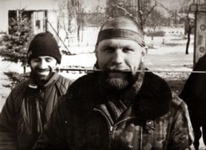 Dvě strany jedné americké mince (Na snímku Olexandr „Saško Bilyj“ Muzyčko, bývalý člen UNA-UNSO a koordinátor Pravého sektoru, který v letech 1994-95 bojoval s dalšími členy UNA-UNSO v pčvní čečenské válce po boku islamistických teroristů Šamila Basajeva a ,emíra' Chattába)