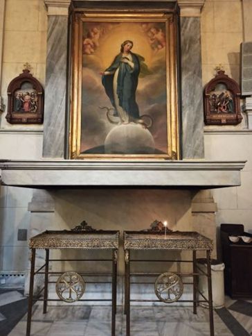 Jediná svíce v římskokatolické katedrále