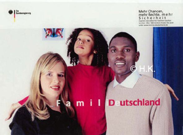 Plánovaná etnocida v plném proudu: takto spolková vláda prezentuje německou rodinu...